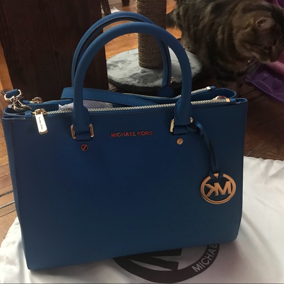 Michael Kors Handbags - Hand bag